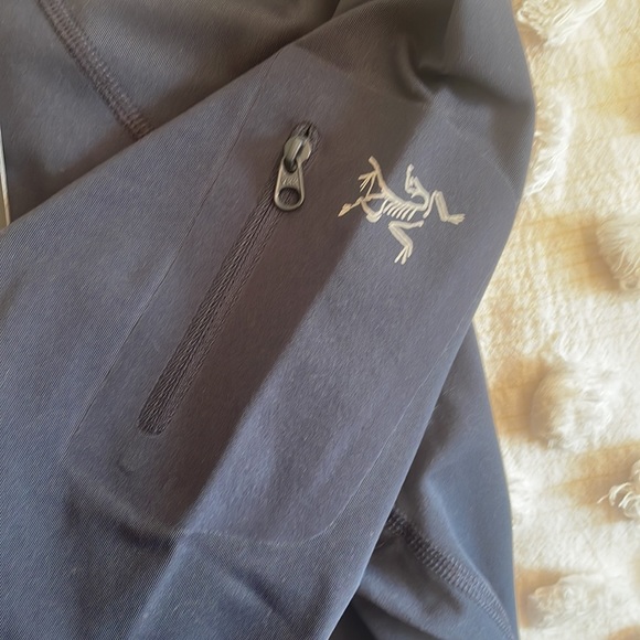 Arcteryx Rho. Large. Navy. NWT - Picture 3 of 5